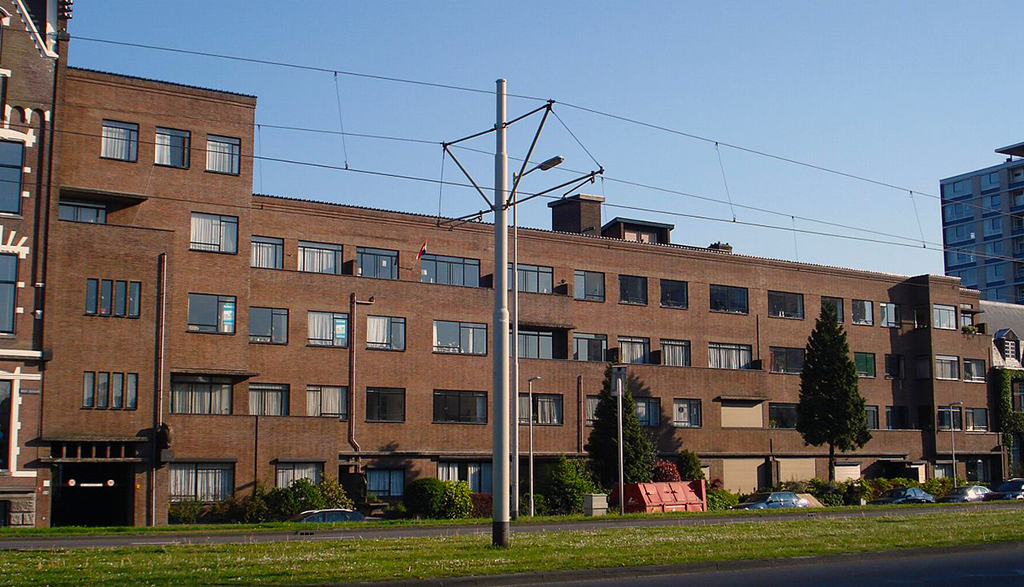 Click for photo in separate window rotterdam_westzeedijk126-130.jpg