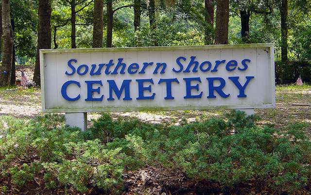 Click for photo in separate window southern_shores_cemetery.jpg