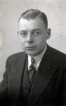Click for photo in separate window gerrit_van_de_weerd_jr.jpg