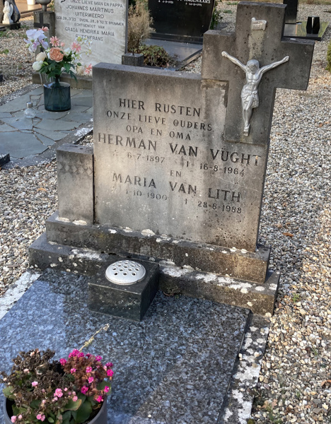 Klik voor foto in apart venster maria_van_lith__1900-1988__-_herman_van_vught__1897-1964_.jpeg