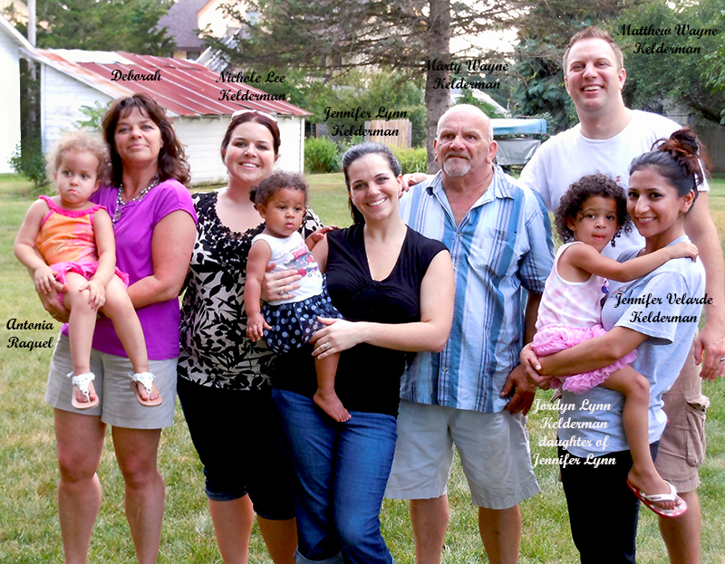 Klik voor foto in apart venster marty_wayne_kelderman_family.jpg
