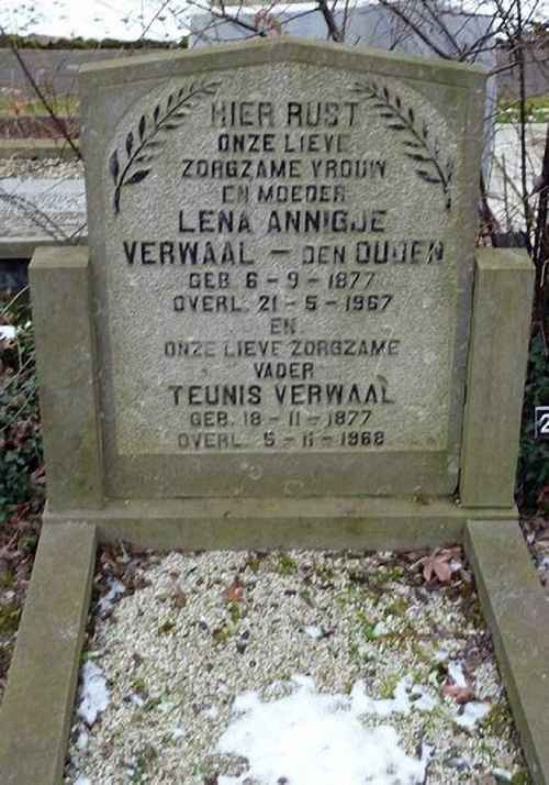 teunis_verwaal__1877-1968__en_lena_annigje_den_ouden__1877-1967_.jpg