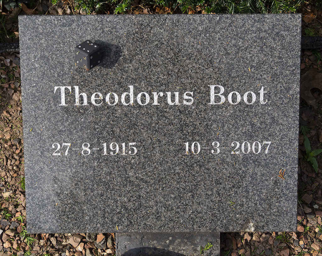 theodorus_boot__1915_-_2007_.jpg