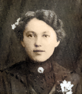 Klik voor foto in apart venster dirkje_elisabeth_adriaantje_wetsteijn__1890-1967_.jpg