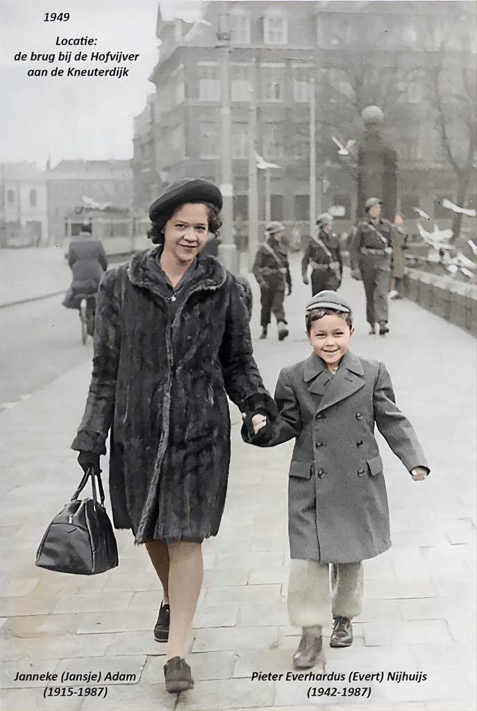 janneke_en_evert_kneuterdijk_den_haag_1949_.jpg