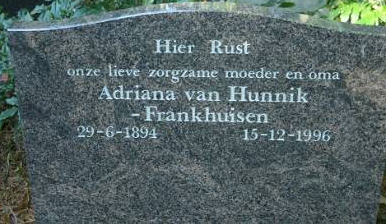Klik voor foto in apart venster adriana_frankhuisen__1894-1996_.jpg