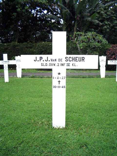 Klik voor foto in apart venster j.p.j._vd_scheur__1927-1946_.jpg