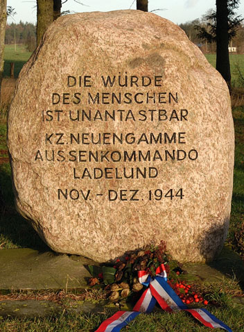 Klik voor foto in apart venster ladelund-neuengamme__denkmal_.jpg