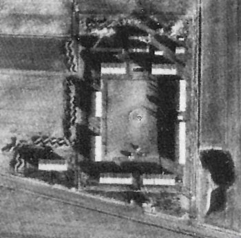 Klik voor foto in apart venster kz-neuengamme-luftbild-1945.jpg