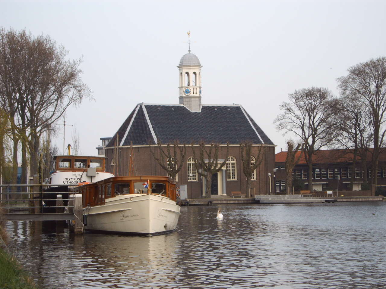 Klik voor foto in apart venster thamerkerk_uithoorn.jpg
