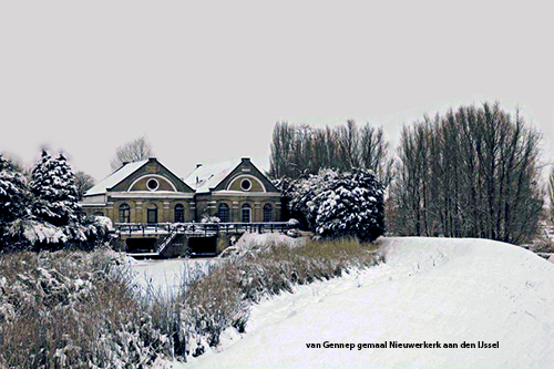 Klik voor foto in apart venster van_gennep_gemaal_nieuwerkerk_aan_den_ijssel.jpg