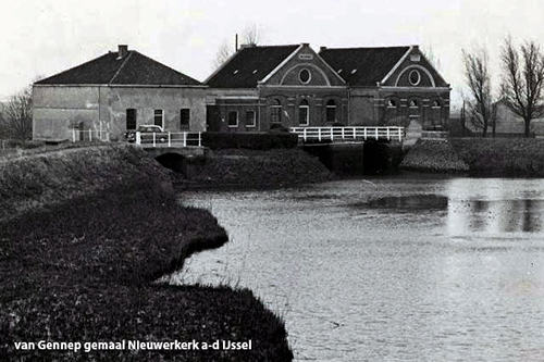 Klik voor foto in apart venster van_gennep_gemaal_nieuwerkerk_aan_den_ijssel__2_.jpg