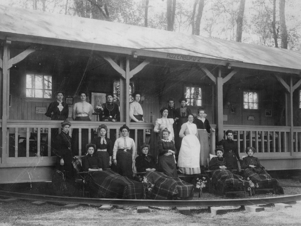 Klik voor foto in apart venster sanatorium_rozenburg_2_te_rotterdam-kralingen__1910.jpg