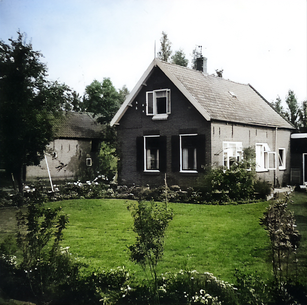 Klik voor foto in apart venster tiendweg_west_25-1970.jpg