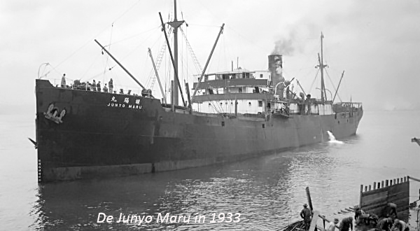 Klik voor foto in apart venster de_junyo_maru_in_1933.jpg