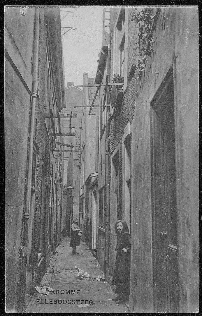 Klik voor foto in apart venster kromme_elleboogsteeg_bij_het_rokin__1920.jpg