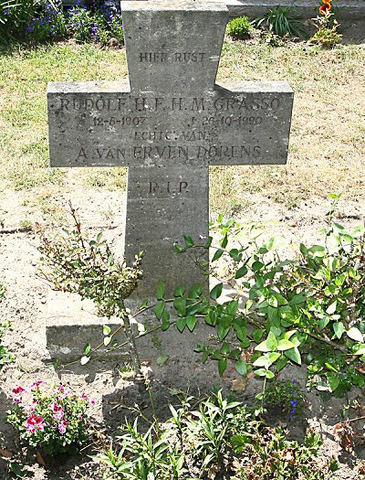 Klik voor foto in apart venster rudolf_h._f._h._m._grasso__1907-1990_.jpg
