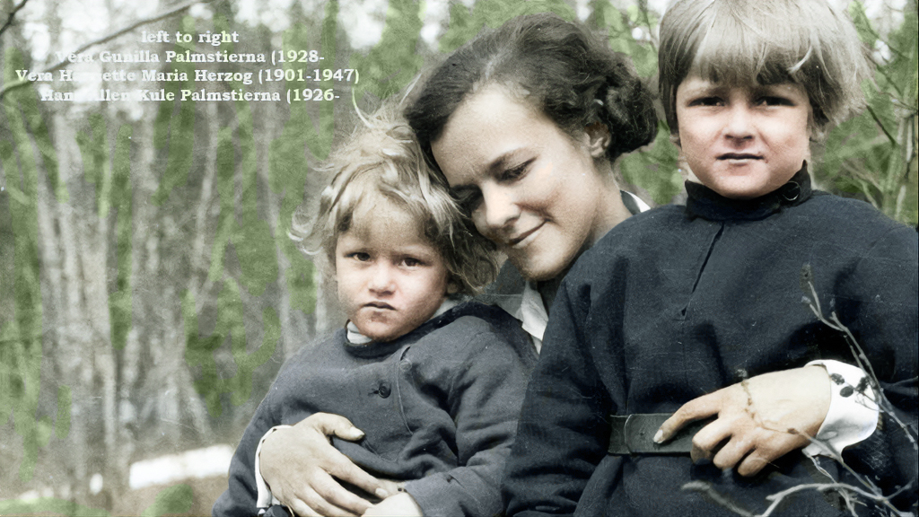 Klik voor foto in apart venster vera_harriette_maria_herzog_met_vera_gunilla_en_hans_allen_kule_palmstierna.jpg