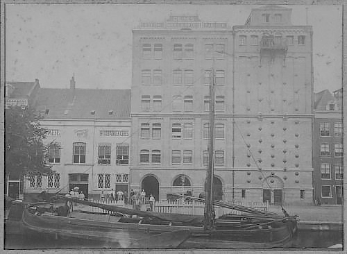 Klik voor foto in apart venster stoom_meel___broodfabriek_ceres_amsterdam.jpg